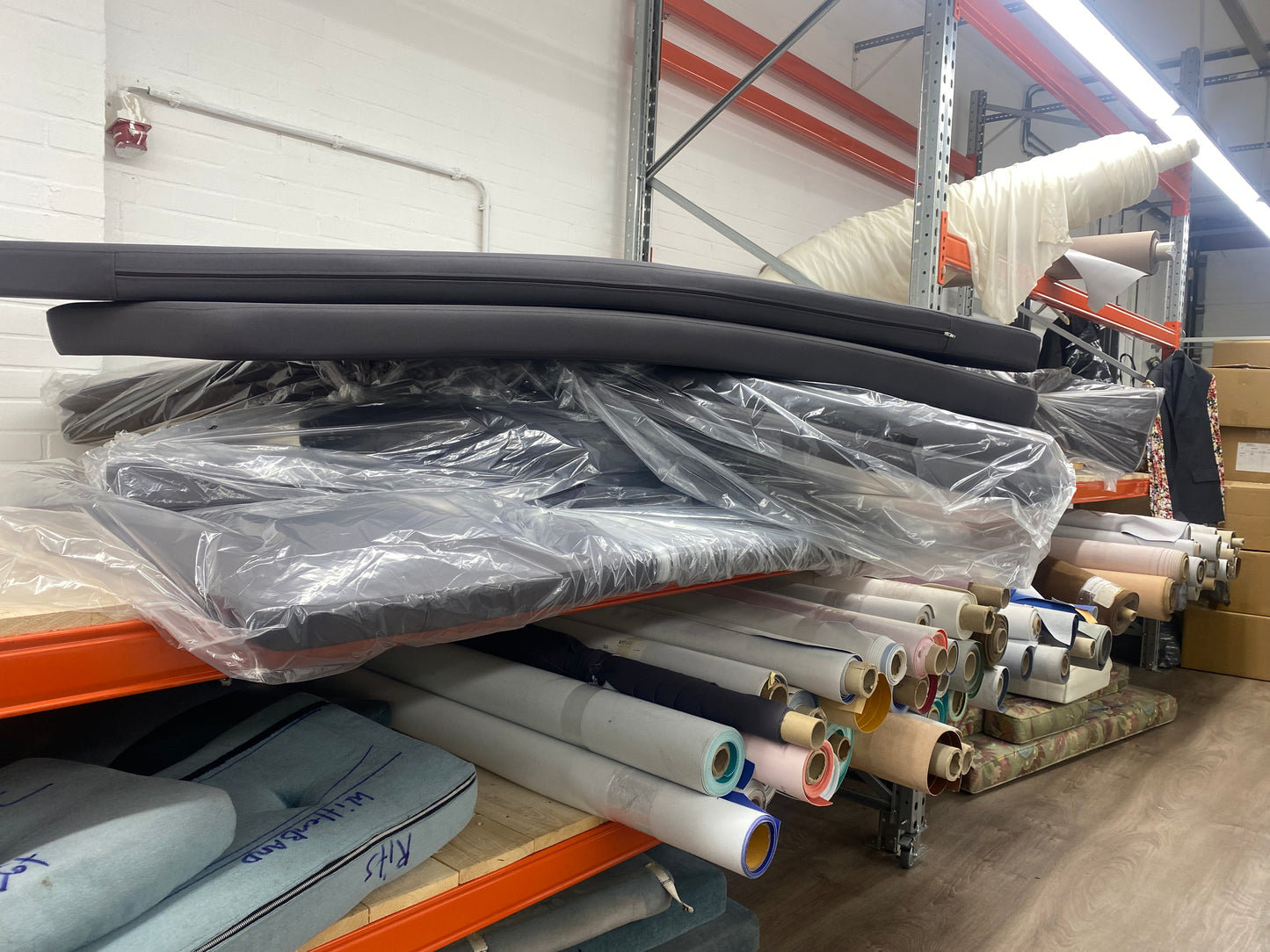 BOOTKUSSENS HERSTOFFEREN