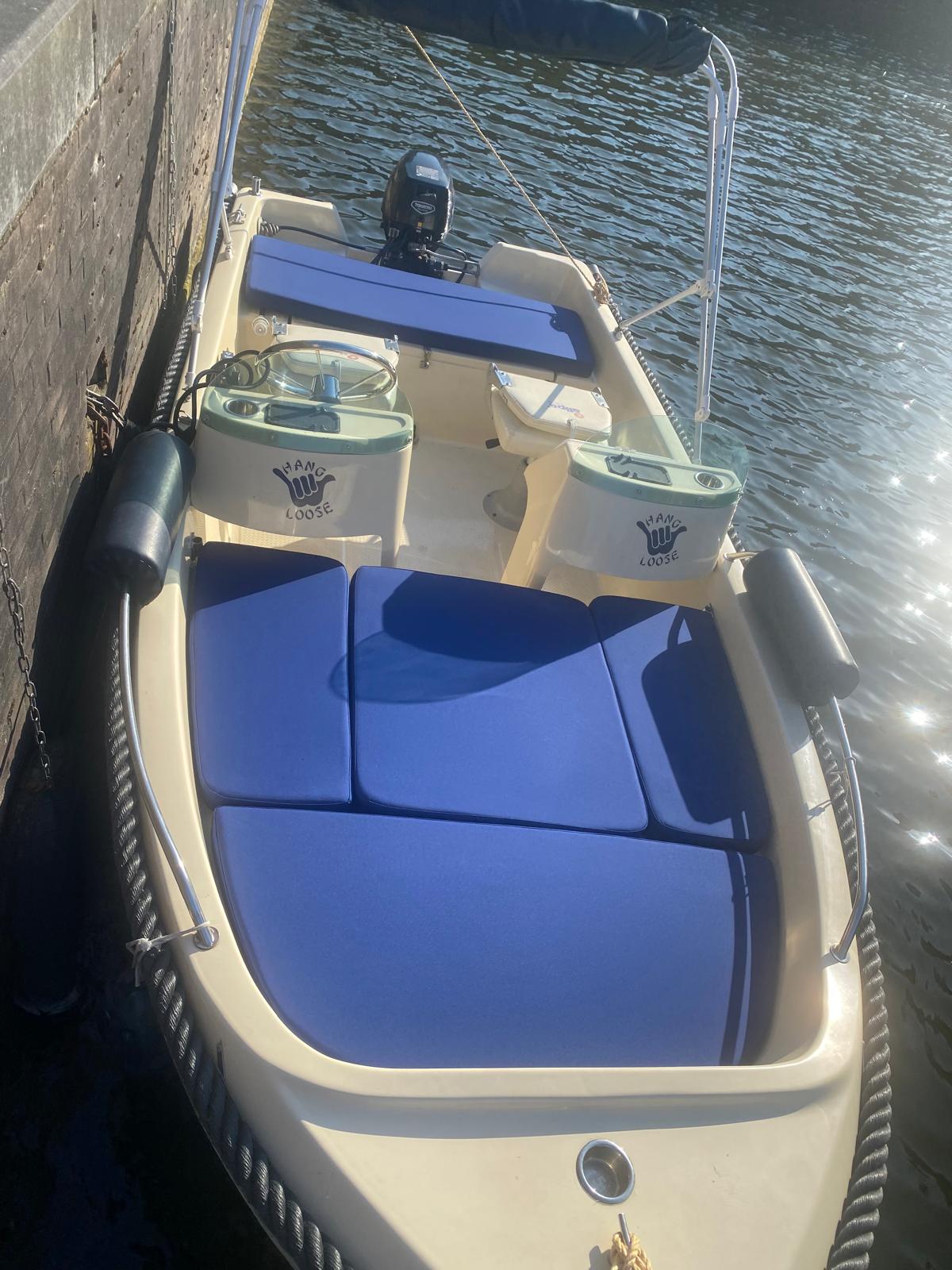 Herstoffering van uw boot op maat