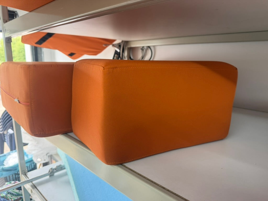 ARMSTEUN / ARMLEUININGEN KUSSENS VOOR SLOEP/ BOOT/ JACHT